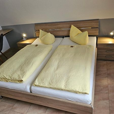 בורקום Hotel Pension Loose מראה חיצוני תמונה