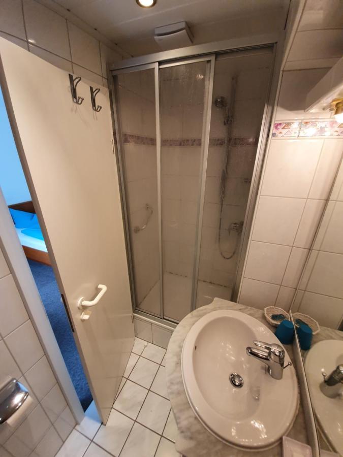 בורקום Hotel Pension Loose מראה חיצוני תמונה
