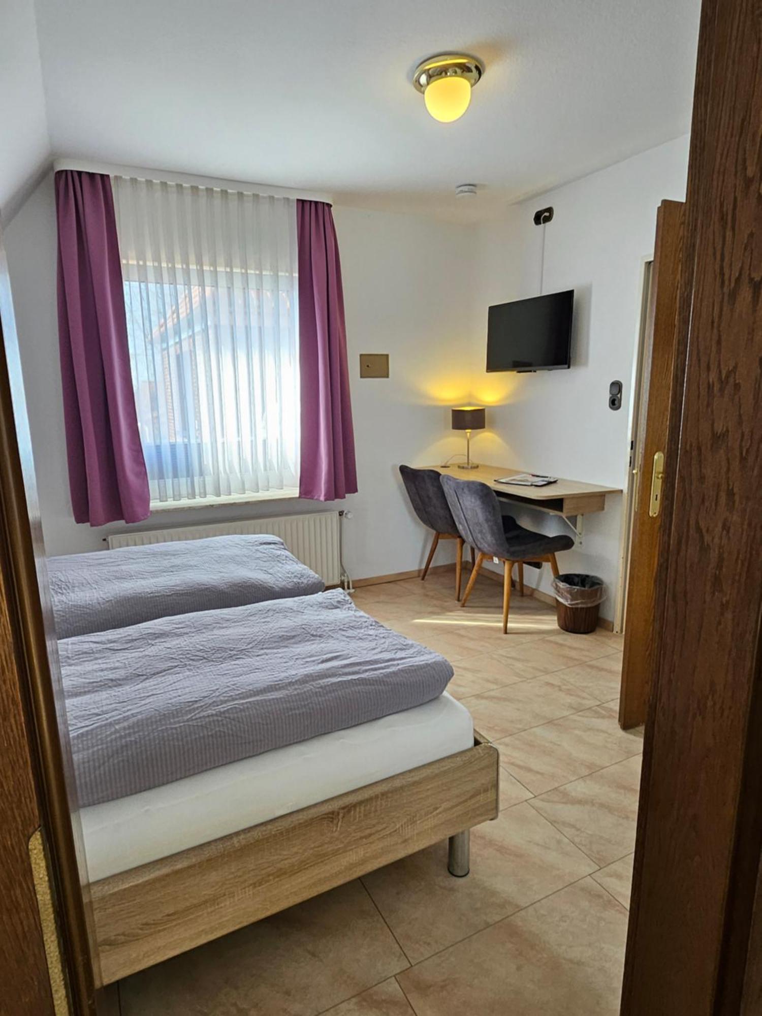 בורקום Hotel Pension Loose מראה חיצוני תמונה
